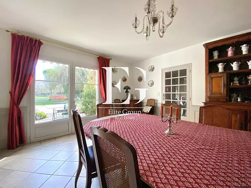 Maison, 331,86 m²