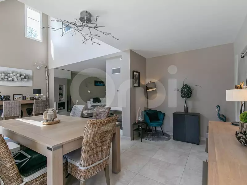 Maison, 195 m²