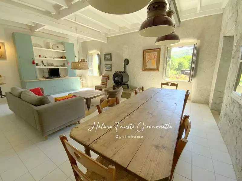 Maison, 235 m²