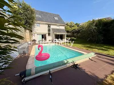 Maison, 165 m²
