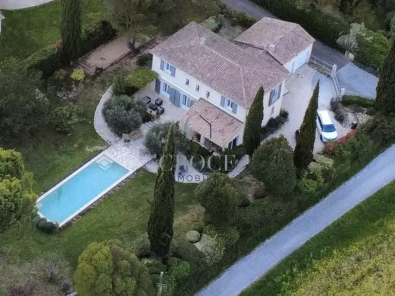 Maison, 177 m²