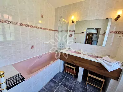 Maison, 285 m²