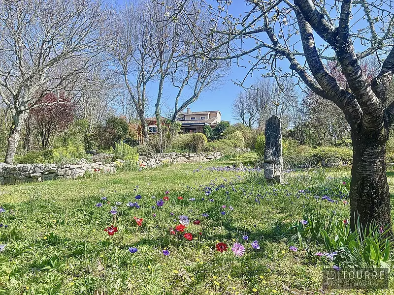 Maison, 240 m²