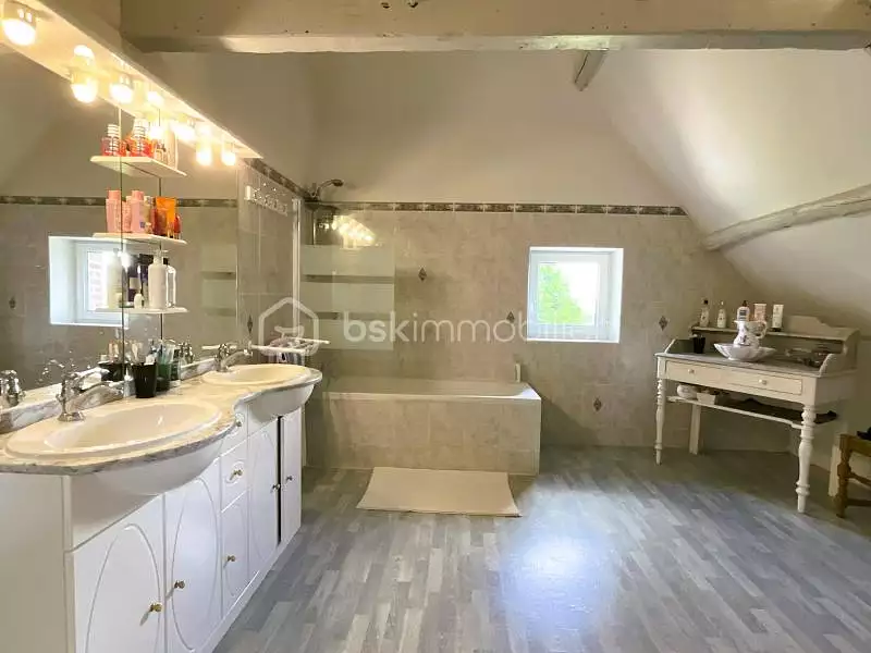 Maison, 380 m²