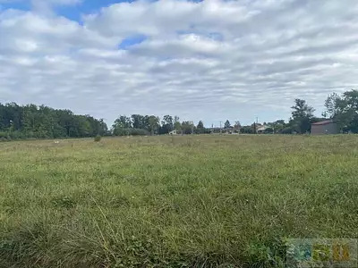 Terrain, 2 100 m²