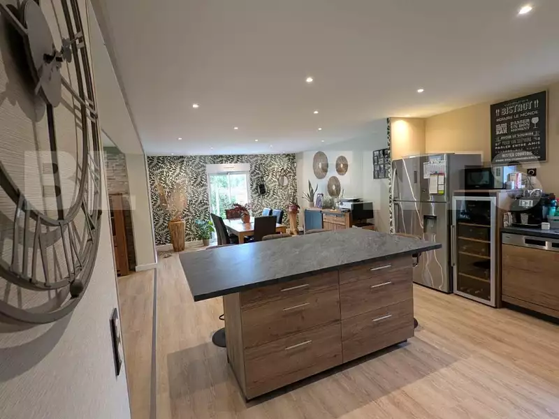 Maison, 165 m²
