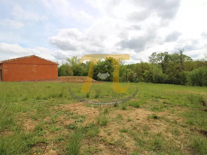 Terrain, 1 140 m²