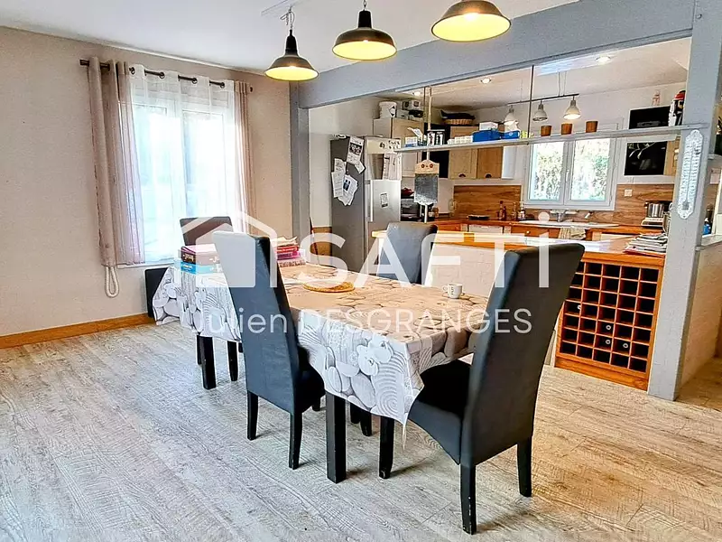 Maison, 242 m²