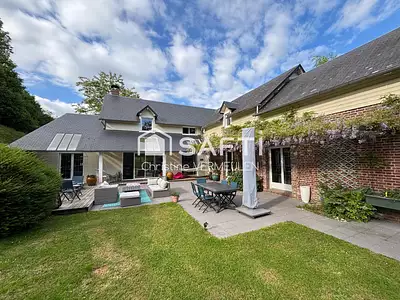 Maison, 255 m²