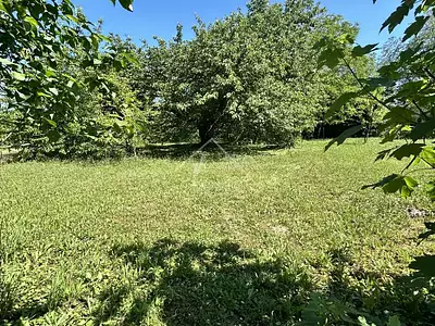 Terrain, 619 m²