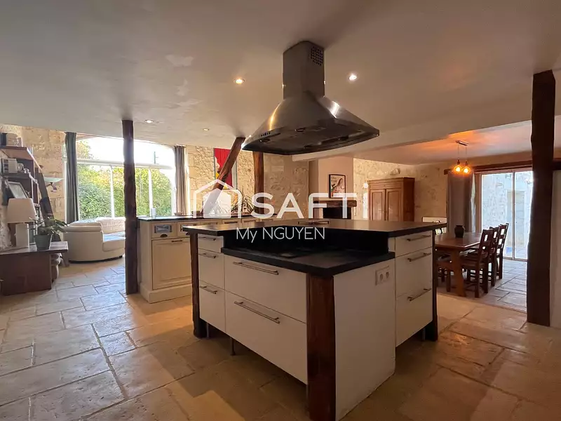 Maison, 235 m²