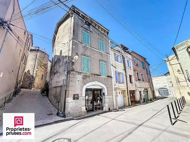Immeuble, 220 m²