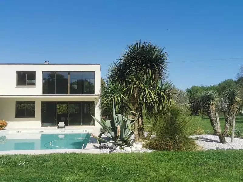 Maison, 859 m²