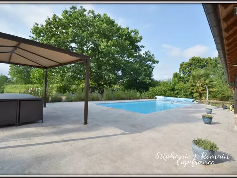 Maison, 220 m²