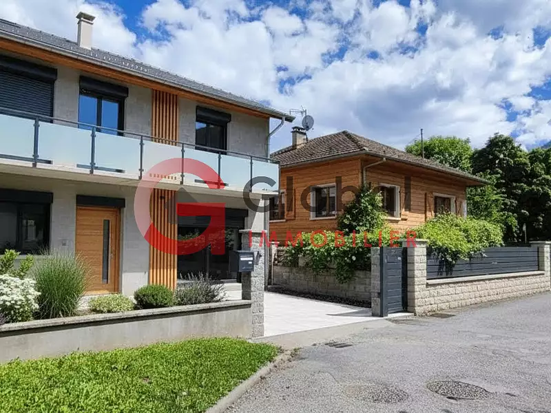 Maison, 260 m²