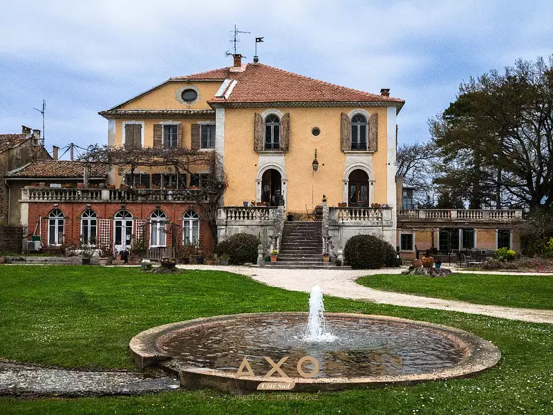 Maison, 1 020 m²