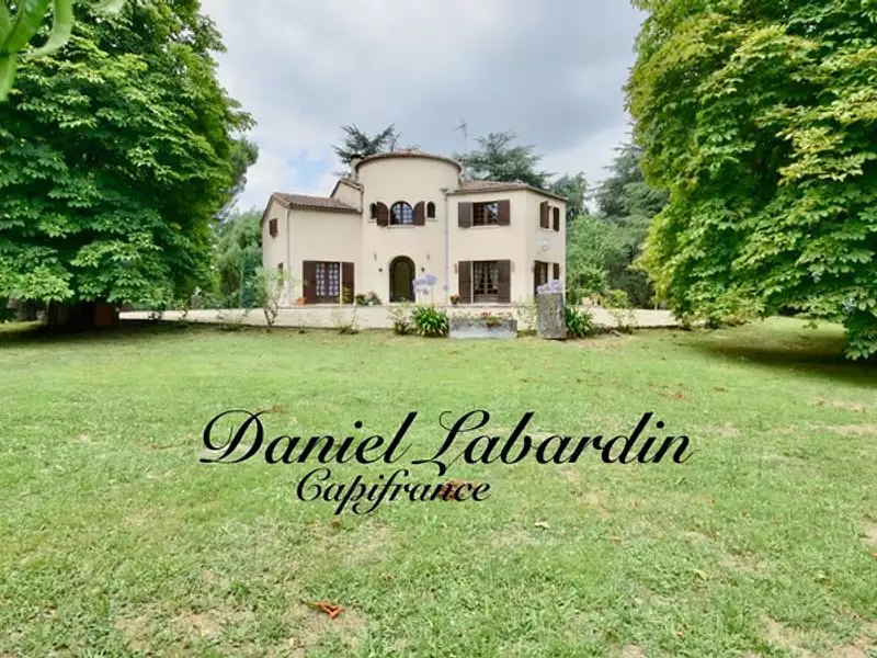 Maison, 230 m²
