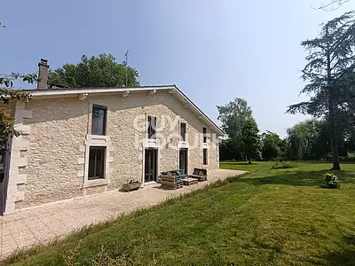 Maison, 248 m²