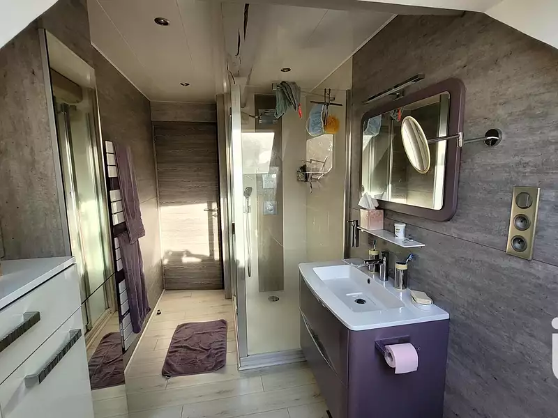 Maison, 217 m²