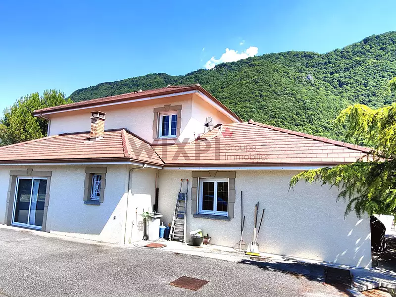 Maison, 243,78 m²