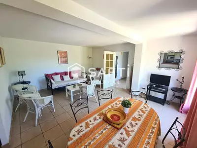 Maison, 225 m²