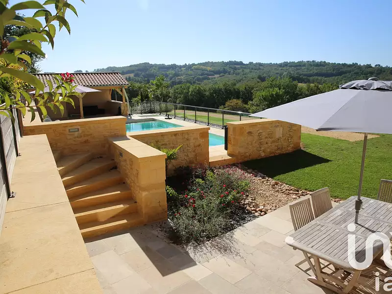 Maison, 760 m²