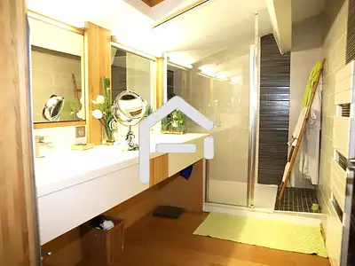 Maison, 250 m²