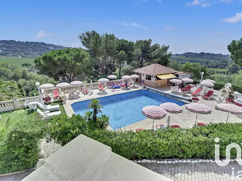 Divers, 850 m²
