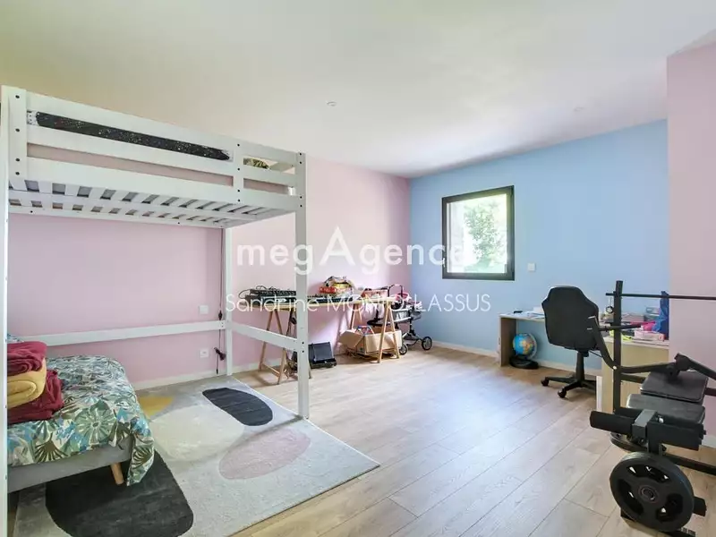 Maison, 270 m²