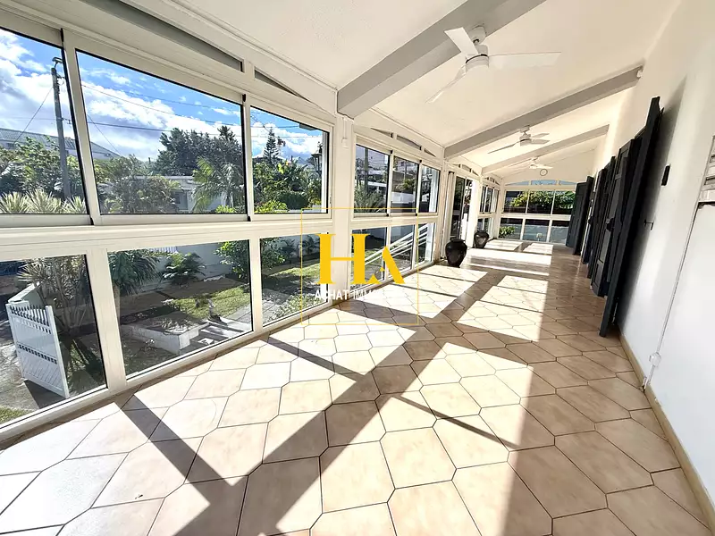 Maison, 303 m²