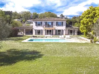 Maison, 240 m²