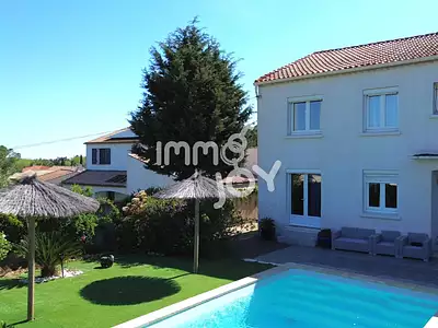Maison, 213 m²