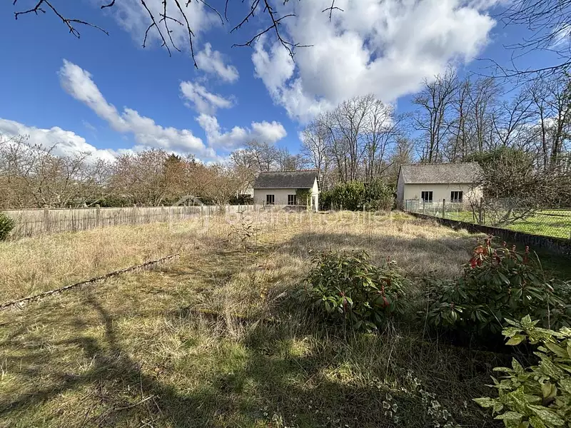 Terrain, 700 m²