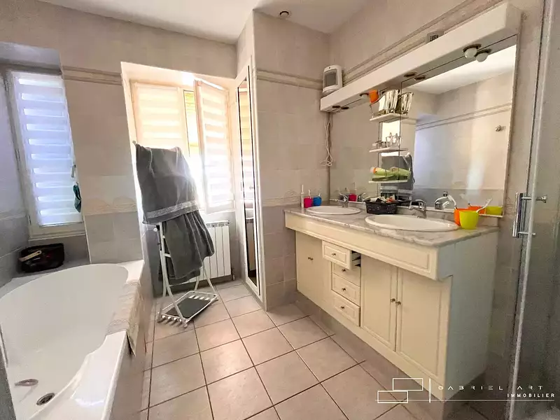 Maison, 180 m²