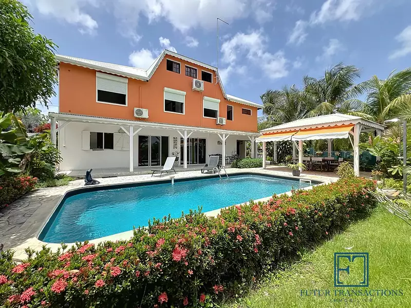 Maison, 218,53 m²