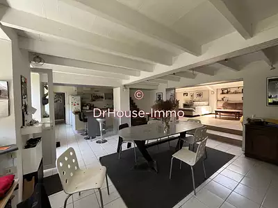 Maison, 213 m²