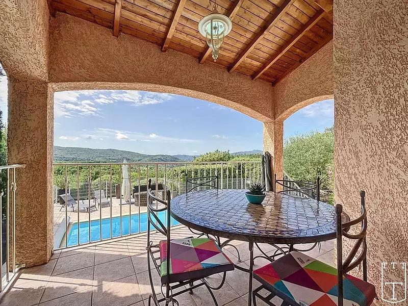 Maison, 204 m²