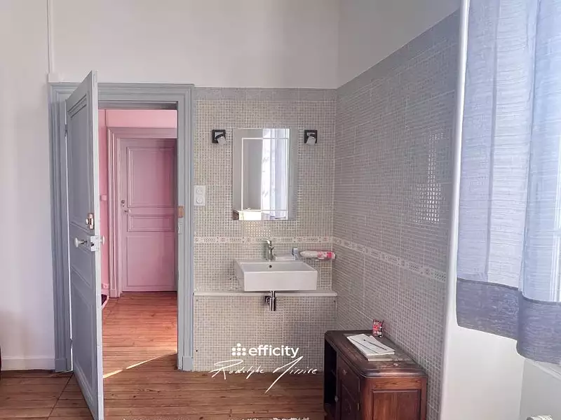 Maison, 240 m²