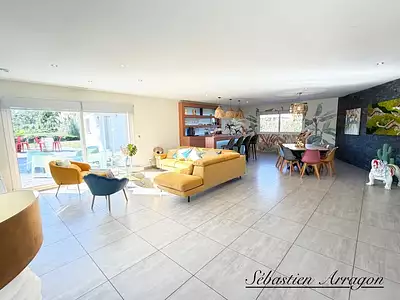 Maison, 195 m²