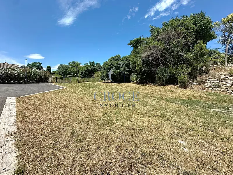 Terrain, 684 m²