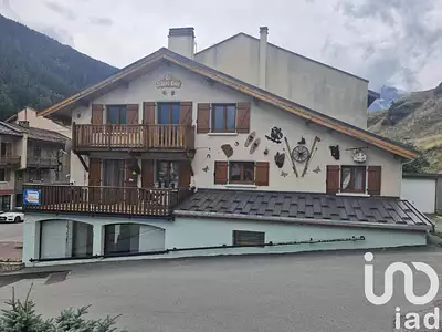 Immeuble, 244 m²