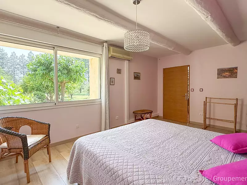 Maison, 326,6 m²