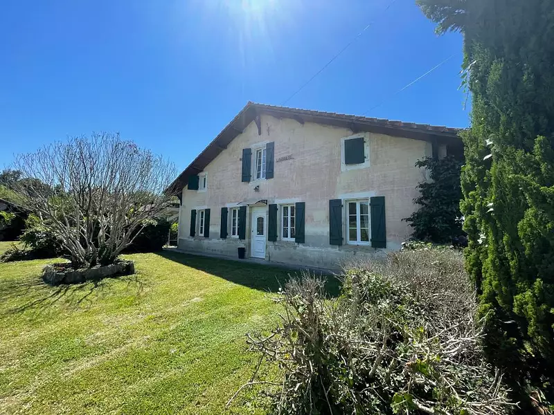 Maison, 260 m²