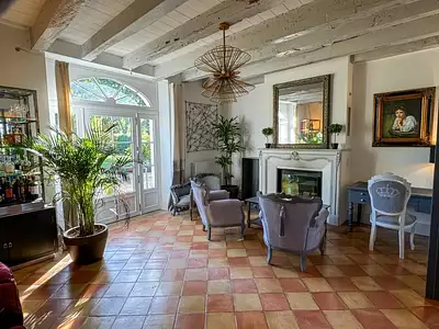 Maison, 557 m²
