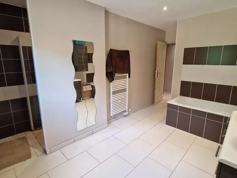 Maison, 170 m²