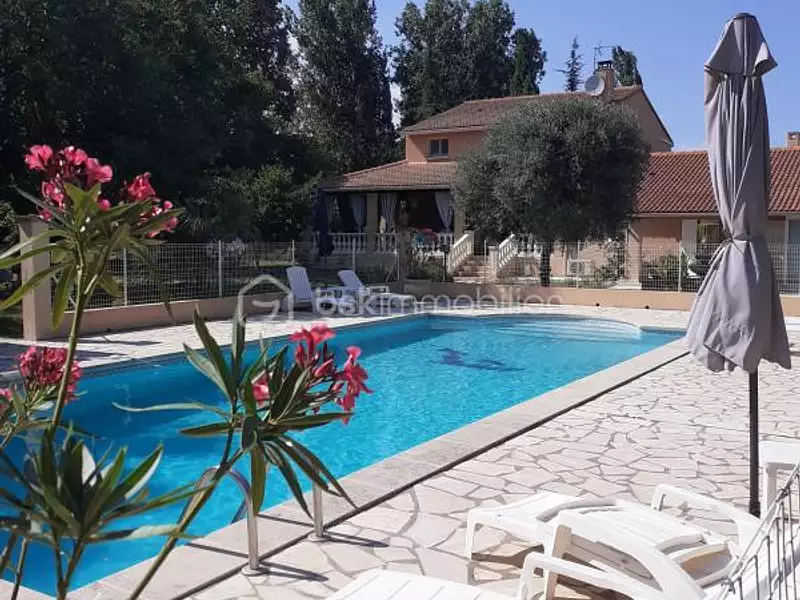 Maison, 239 m²