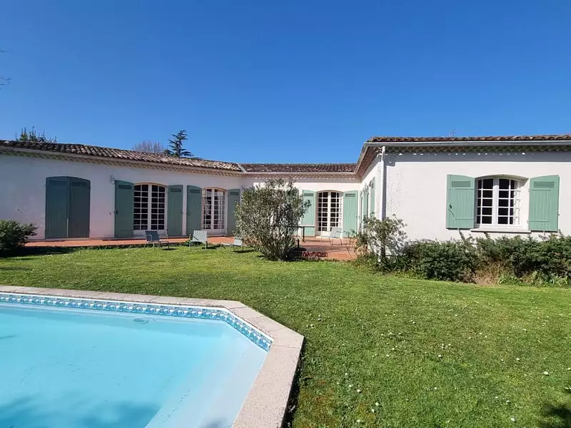 Maison, 233 m²