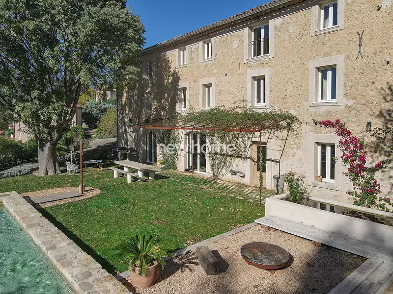 Maison, 240 m²
