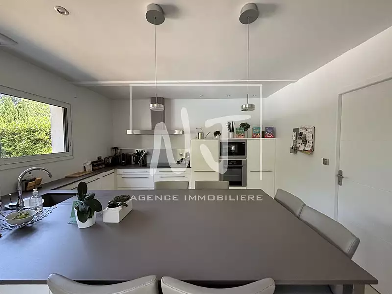 Maison, 186 m²