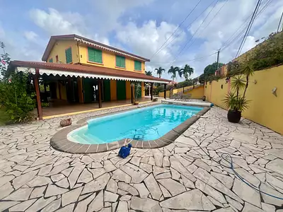 Maison, 181,36 m²
